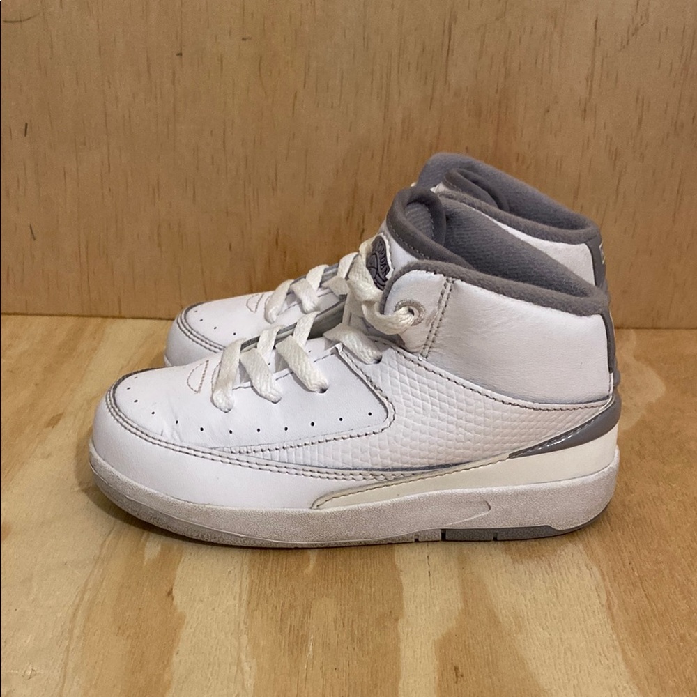 Kids Air Jordan / Nike White and Gray High-Top Sneakers Sz 9C